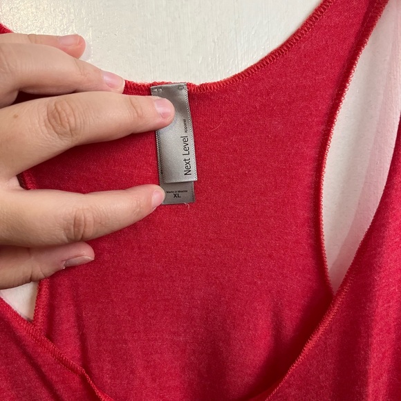 Tank top - Picture 2 of 3